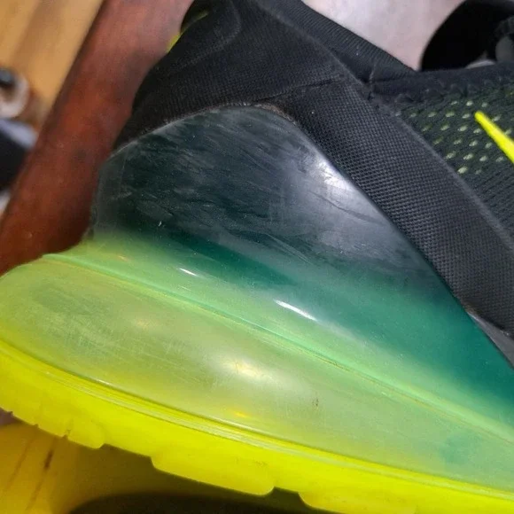 %Nike Air Max 270 Black Volt Oil Grey AH8050-017 Running Shoes / A37 - Picture 9 of 11